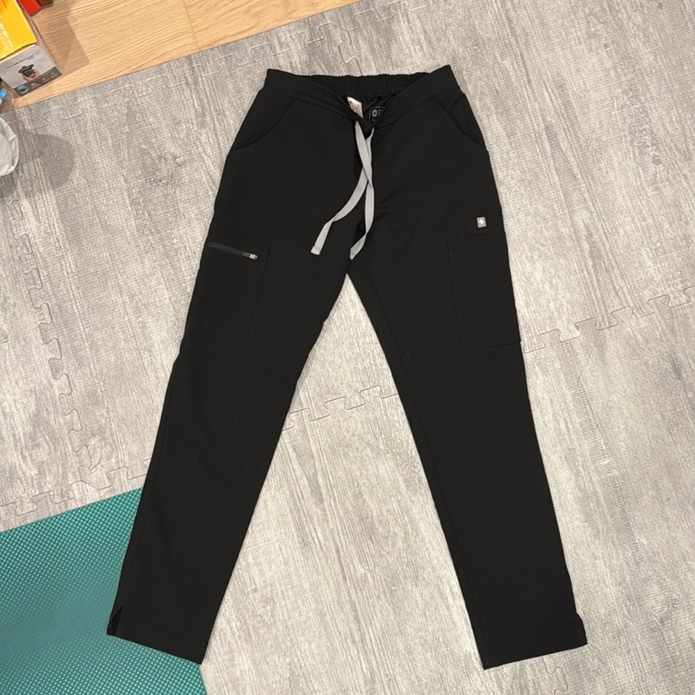 FIGS Scrub Pants Black XXS Petite